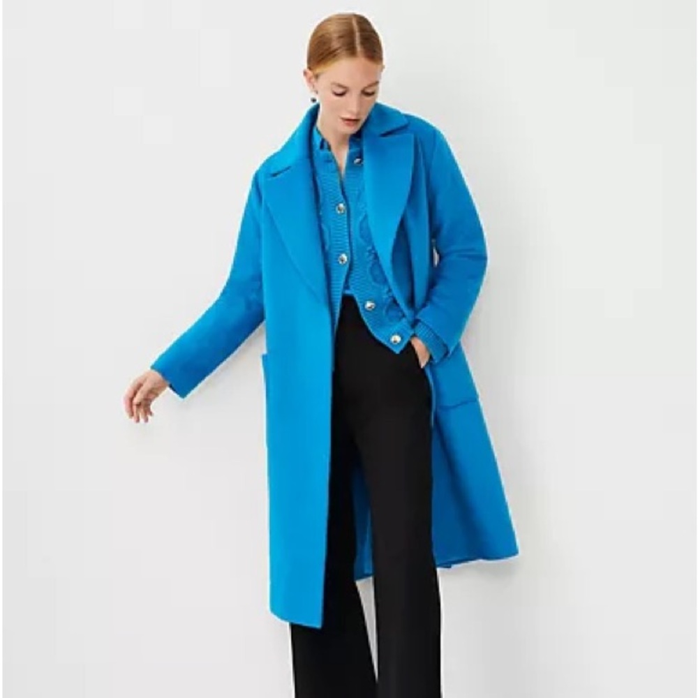 Ann Taylor NWT Blue
Wool Blend Belted Blanket Coat Small
